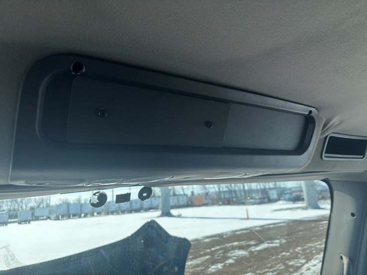 #2294-•-2013-freightliner-m2-flatbed-truck-image-38