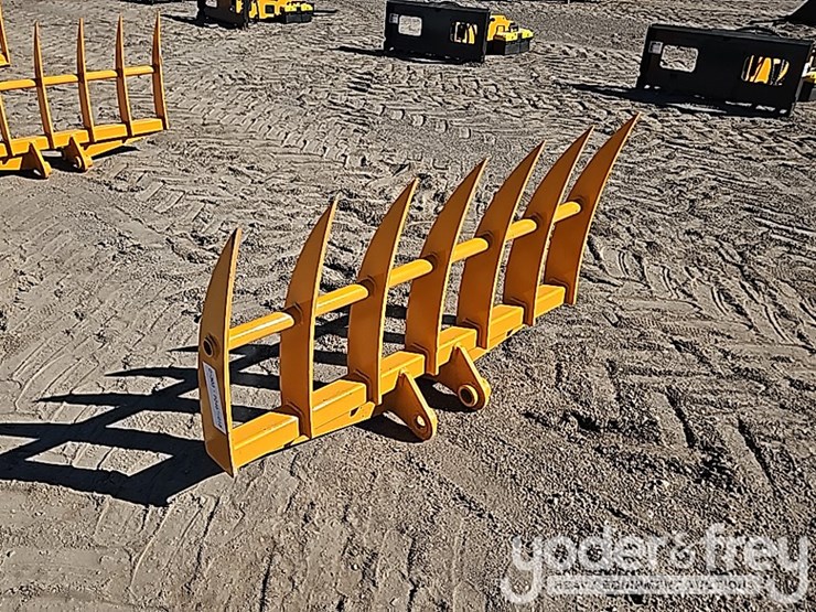 caterpillar-303-image-4