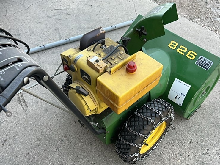 john-deere-model-826-snowblower,-nice-shape,-low-time,-stored-inside,-electric-start-image-25