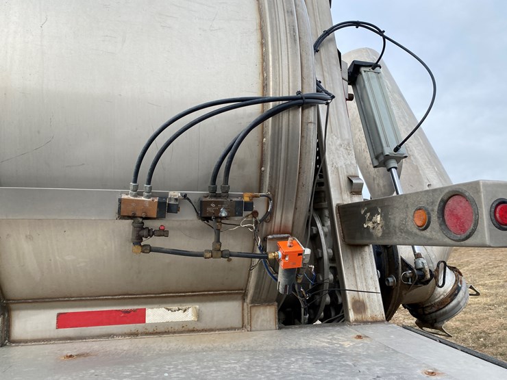 #502-•-2012-northern-8,500-gallon-semi-manure-tanker-(has-wi-title)-(waupun,-wi)-image-28