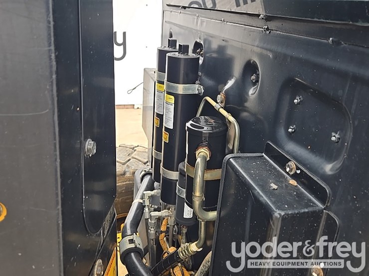 2015-caterpillar-12m3-image-78