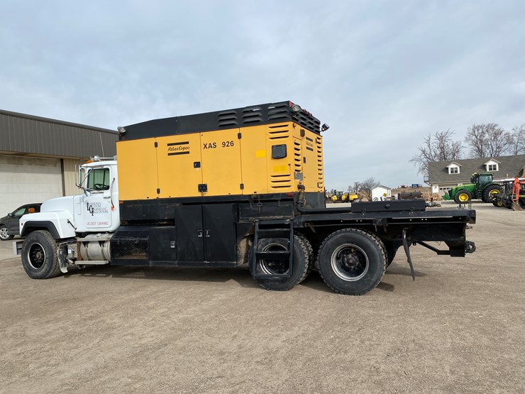 1999-mack-rd690s-image-15