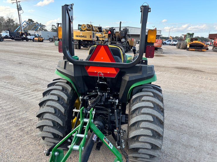 2022-john-deere-3025e-image-4