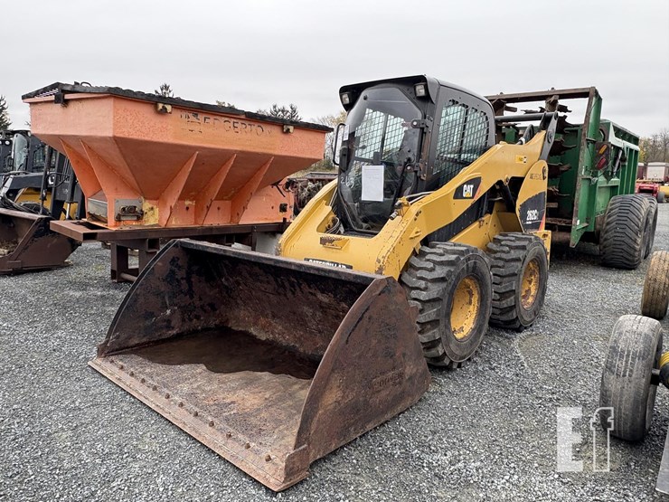 2013-caterpillar-262c2-image-1