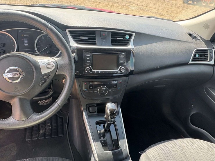 2018-nissan-sentra-4-door-sedan-(165,945-miles)-image-14