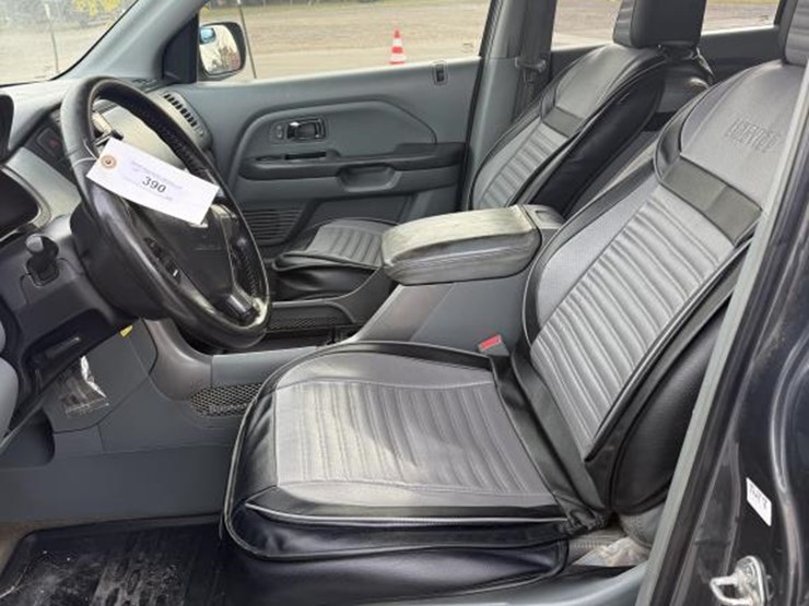 2004-honda-pilot-image-13