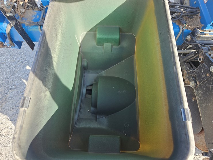 2004-kinze-3000-image-13