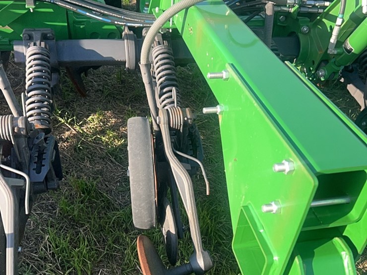 2018-john-deere-1910-image-115