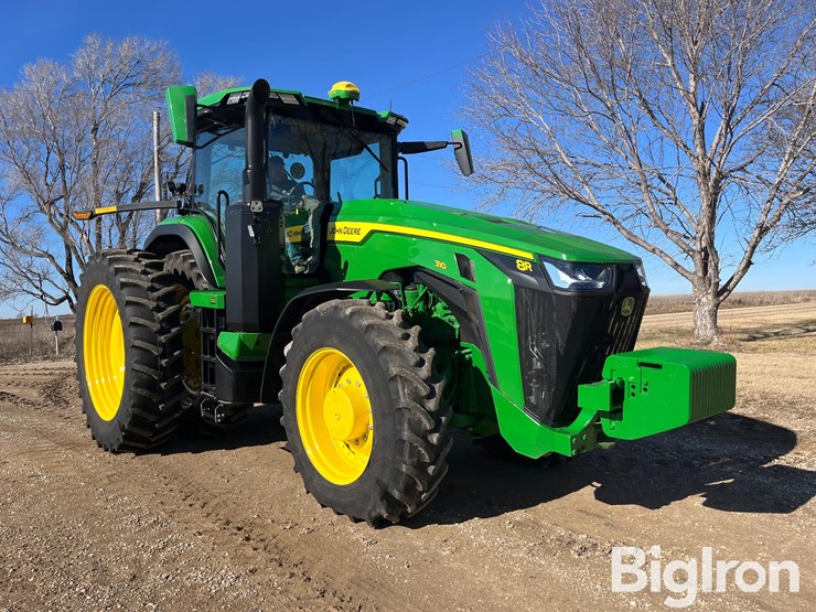 2023-john-deere-8r-310-image-3