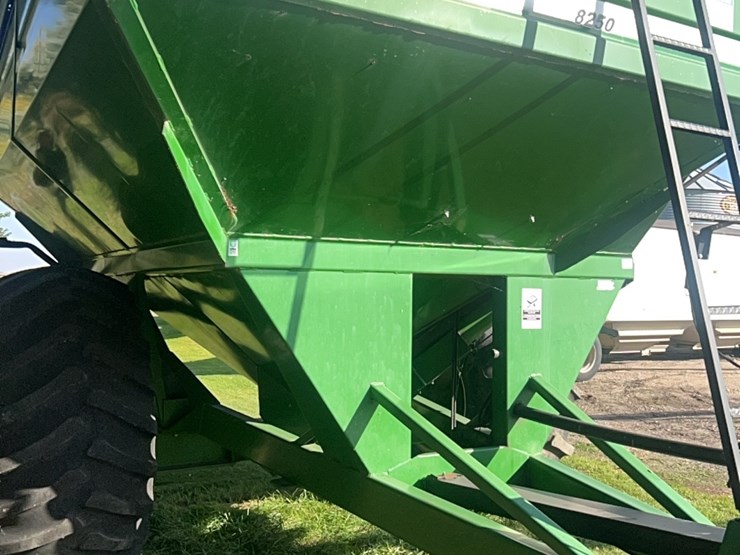 2006-unverferth-8250-image-37