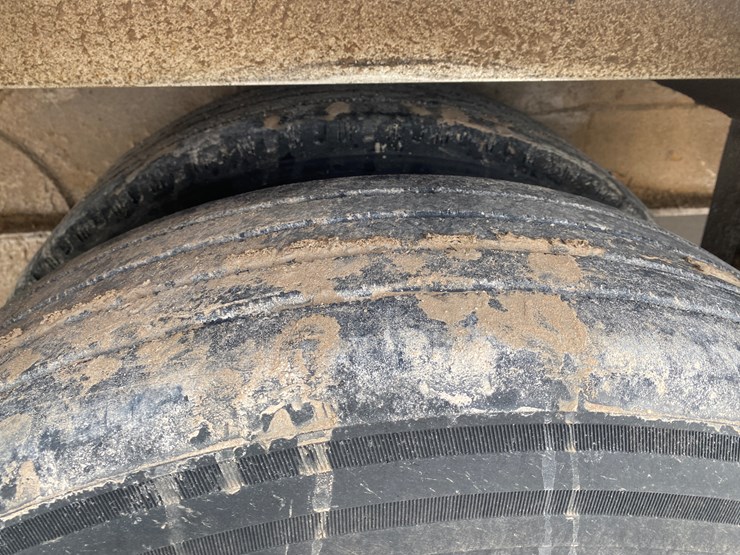 #572-•-2002-doonan-48'-step-deck-semi-trailer-with-ramps-(has-wi-title)-(reedsville,-wi)-image-23