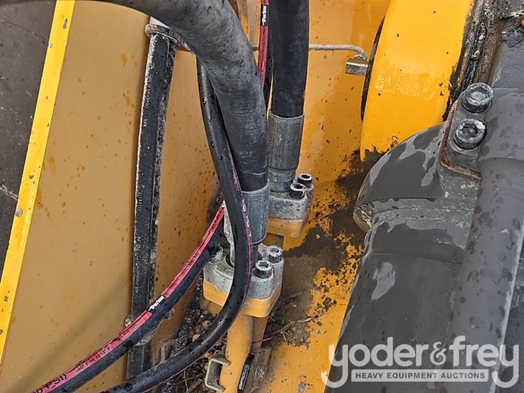 2014-volvo-l150h-image-33