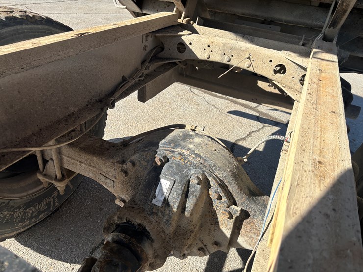 freightliner-fl70-image-50