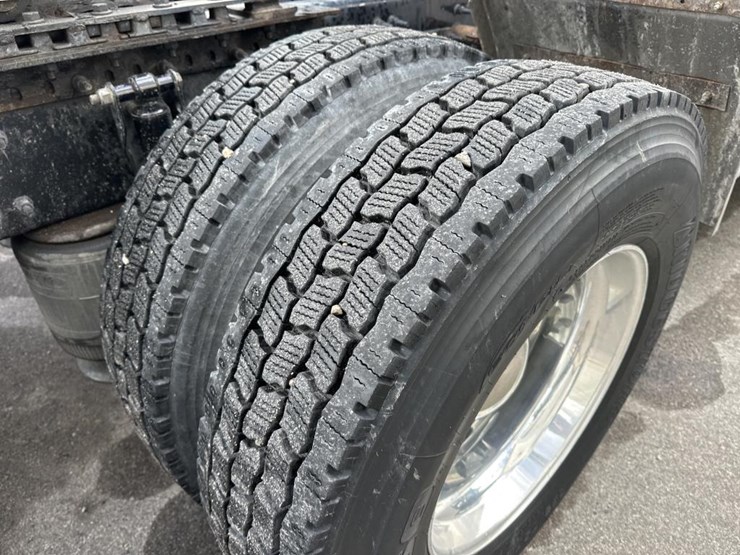 #2231-•-2016-volvo-vnl-sleeper-cab-semi-image-63