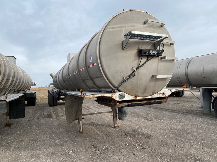 #504-•-2012-northern-8,500-gallon-semi-manure-tanker-(has-wi-title)-(waupun,-wi)-image-3