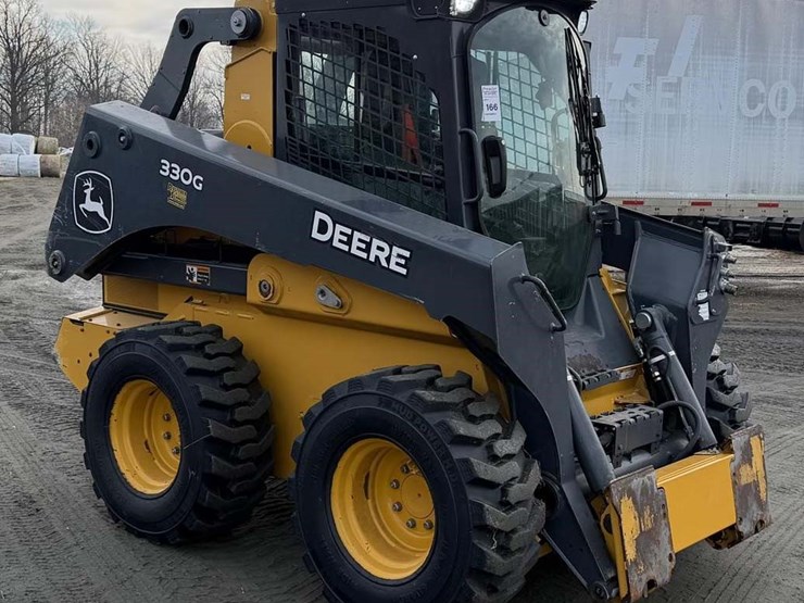 2023-deere-330g-image-1