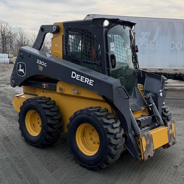 2023 DEERE 330G