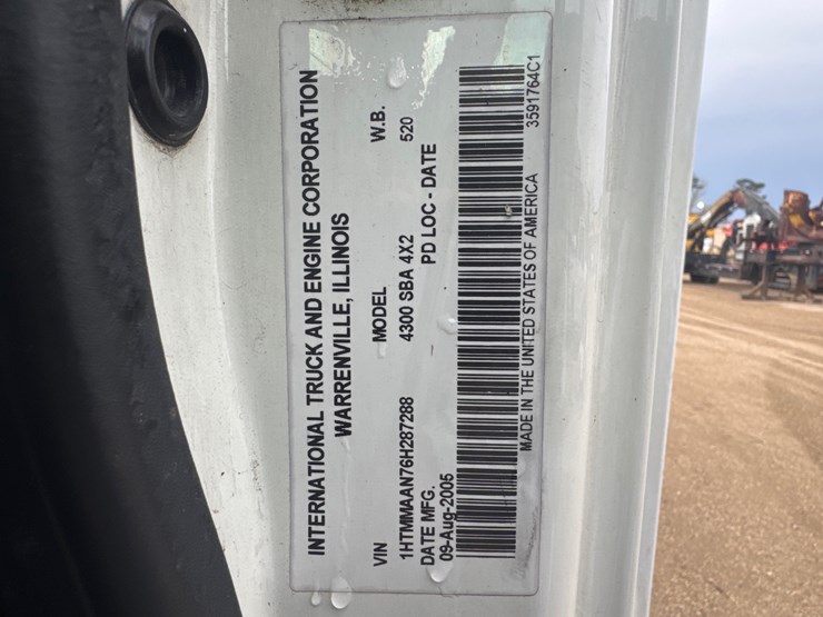 2006-international-durastar-4300-image-15