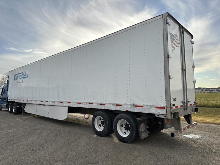 2016-utility-53'-image-3