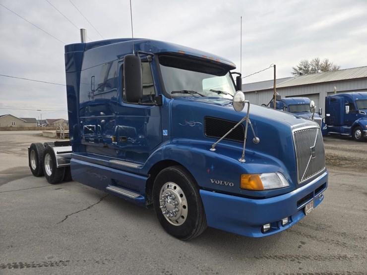 2001-volvo-10-image-7