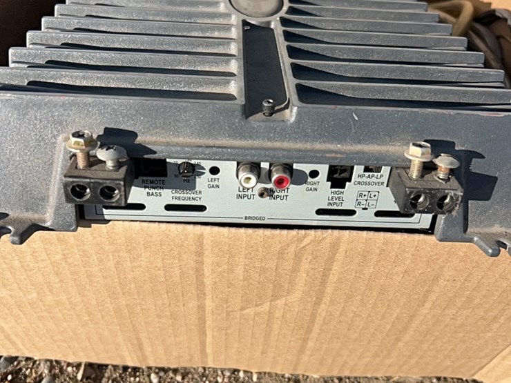 deluxe-speaker-system-for-car-or-tractor-image-6