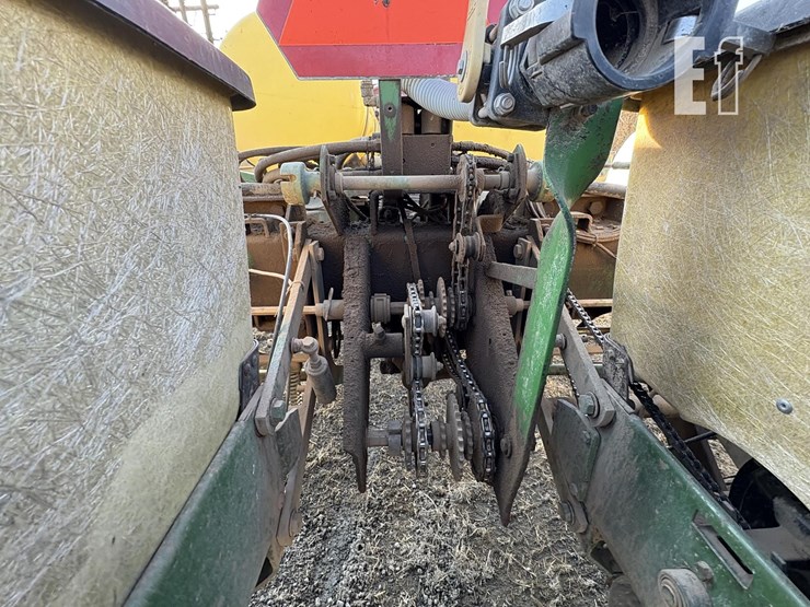 john-deere-7000-image-12