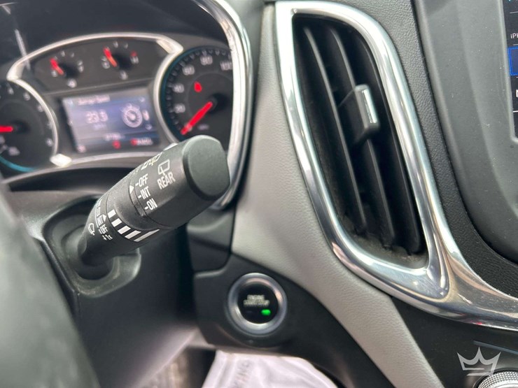 2020-chevrolet-equinox-image-16