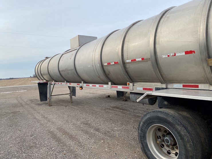 #504-•-2012-northern-8,500-gallon-semi-manure-tanker-(has-wi-title)-(waupun,-wi)-image-14