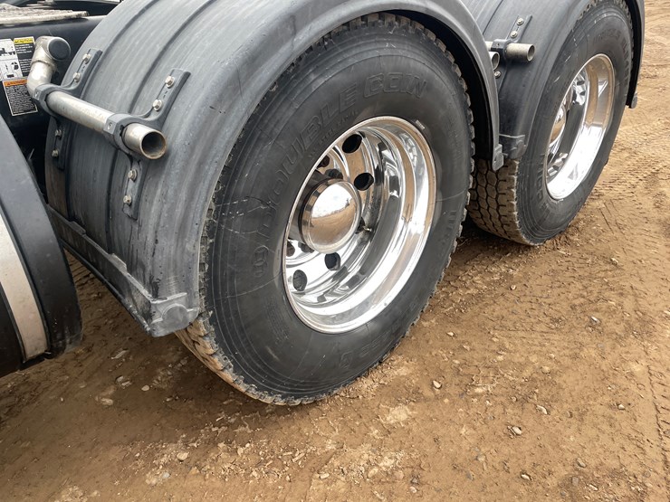 2019-kenworth-t880-image-6