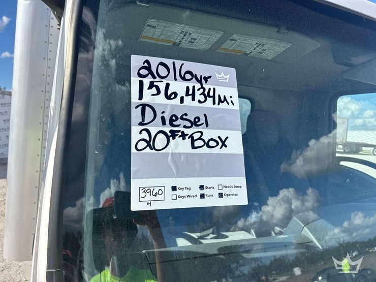 2016-isuzu-npr-image-23