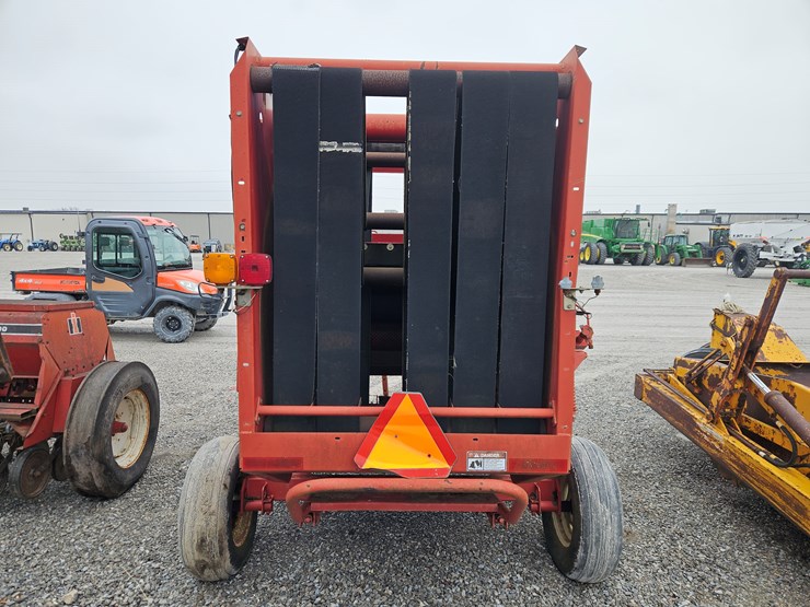 2001-new-holland-648-image-9