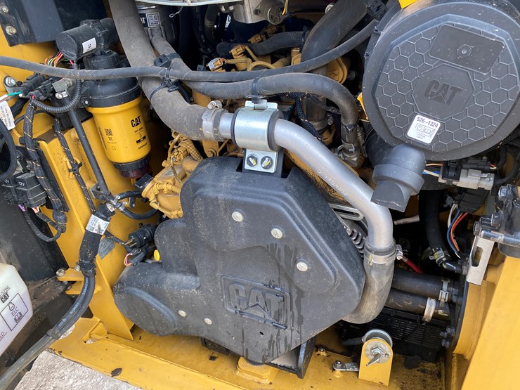 2023-caterpillar-226d3-image-36