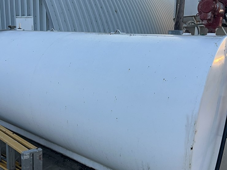 2000-gallon-fuel-tank-with-fill-rite-heavy-duty-high-output-pump-image-27