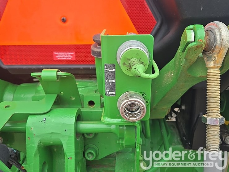 2020-john-deere-5075e-image-82