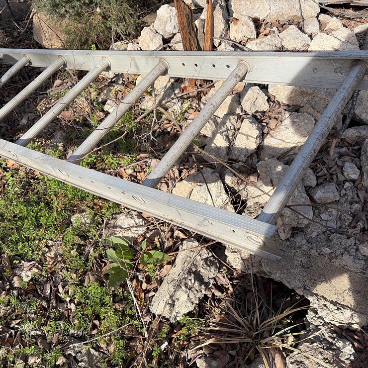 #76 • Aluminum ladder