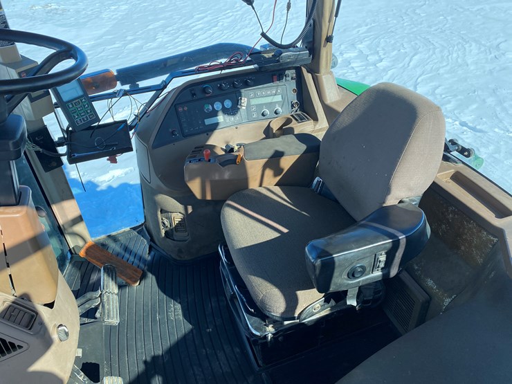 john-deere-8100-image-30