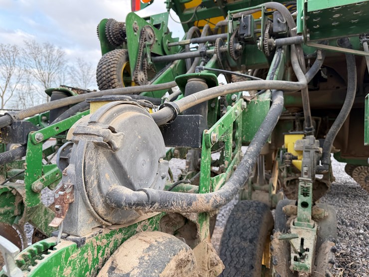 john-deere-1790-image-32