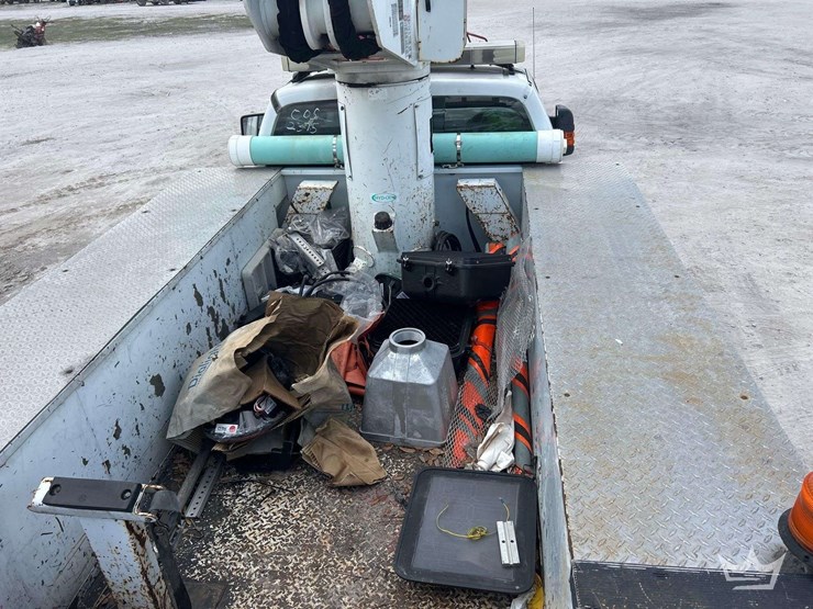 2009-ford-f550-image-23