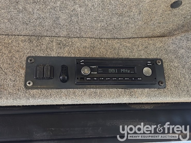 2019-deere-460e-image-77