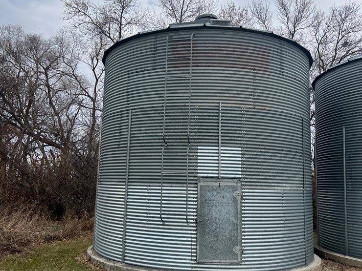 lot-23.-3,250-bu.-columbian-grain-bin-to-be-moved-(bin-1)-image-6