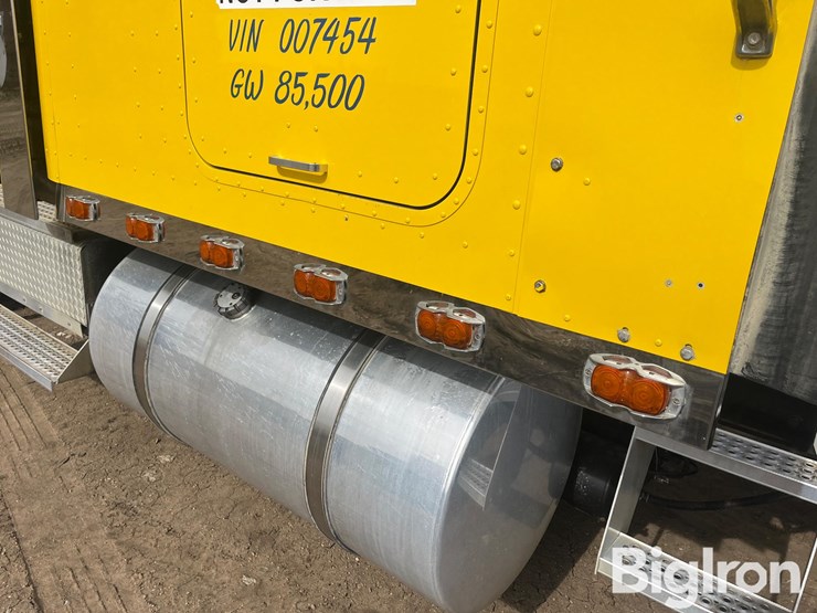 2005-international-9900ix-t/a-truck-tractor-image-9