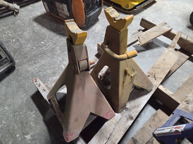 #5432-•-(8)-jack-stands-image-5