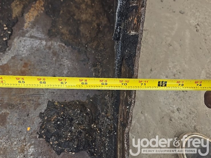 2021-deere-317g-image-29