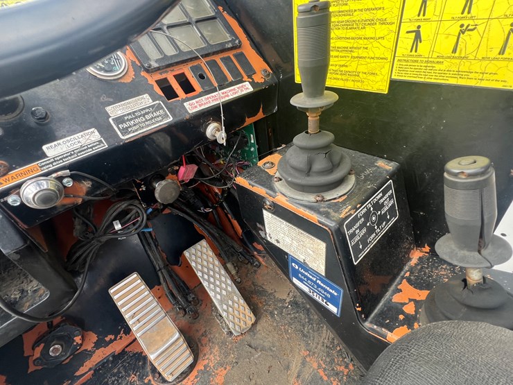 lull-644b-42-image-21