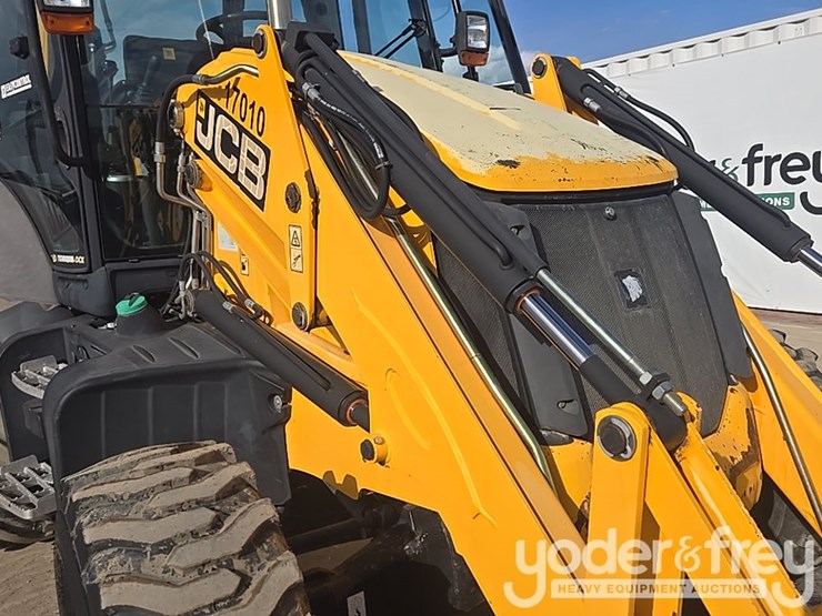 2017-jcb-3cx-image-25
