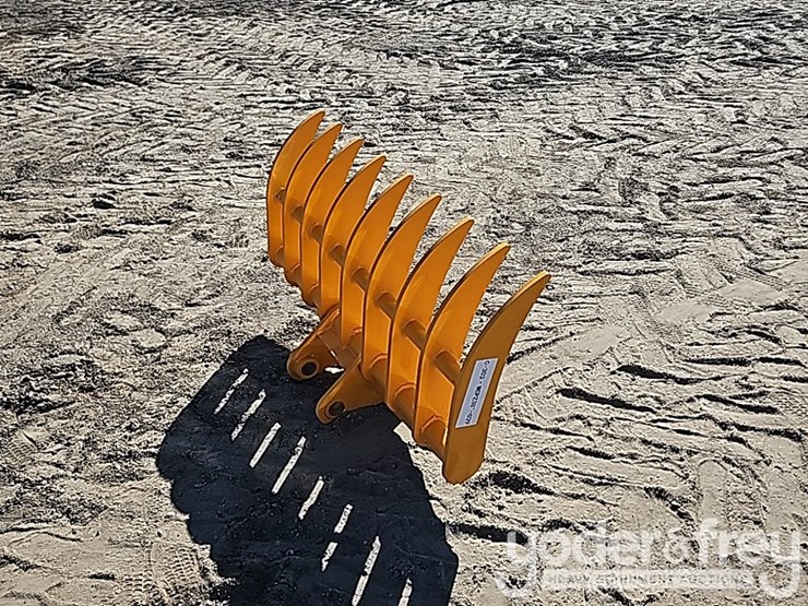 caterpillar-303-image-3