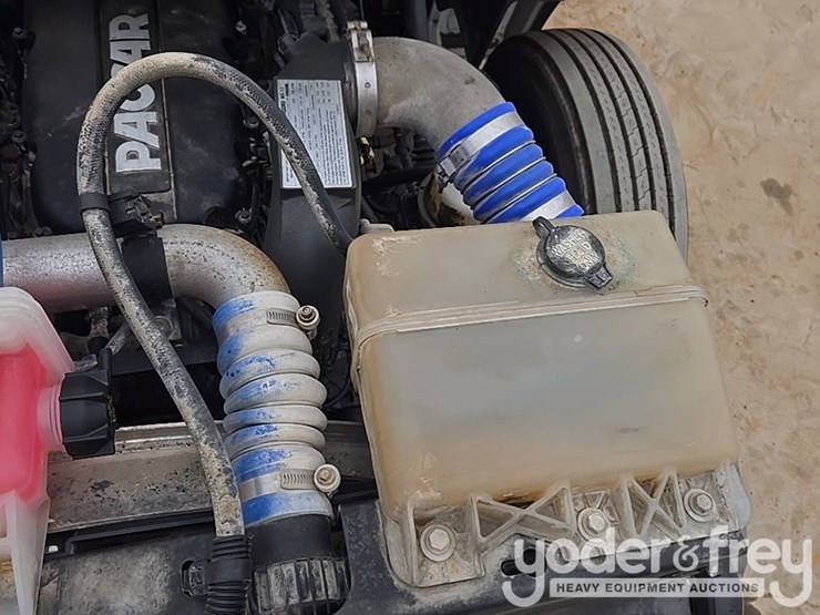 2019-peterbilt-579-image-56