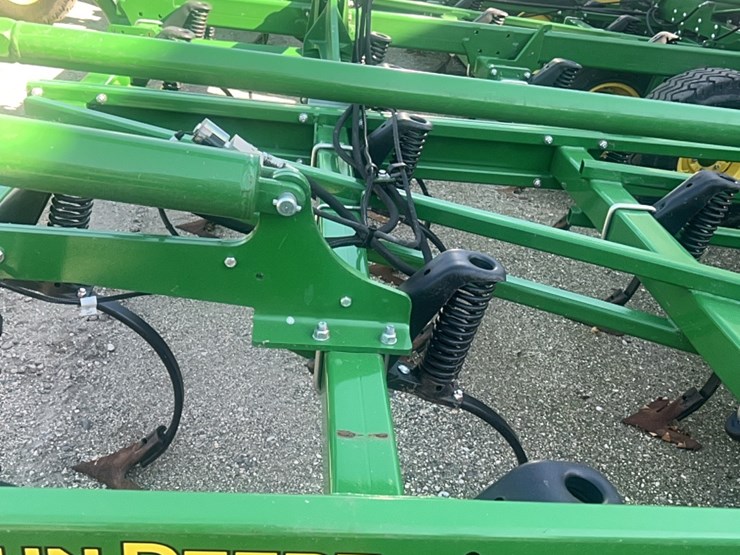 2024-john-deere-52-image-23