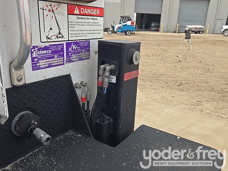 2019-ford-f550-image-17