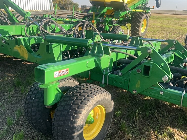 2018-john-deere-1910-image-90